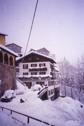 Гостиница Albergo Alpina  Премадио